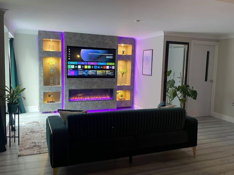 The Exclusive Jacuzzi Apartment Бірмінгем Екстер'єр фото